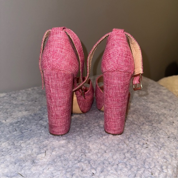Olivia Ferguson Size 7 Pink Round Open Toe Heels with Belt Strap around ankle - Picture 6 of 7